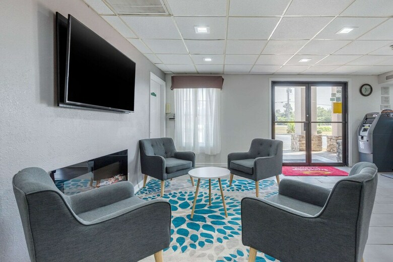 Suburban Extended Stay Hotel At The University