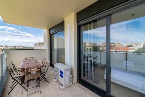 Cannes Apartment Next To La Croisette And Beach