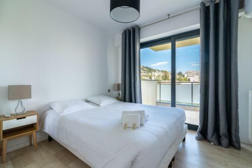 Cannes Apartment Next To La Croisette And Beach