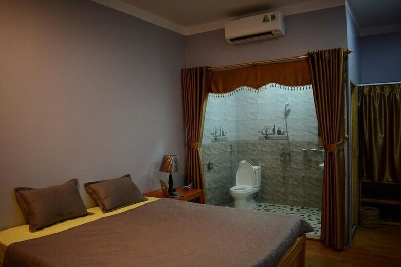 Hostal The Art - Golden Jungle House