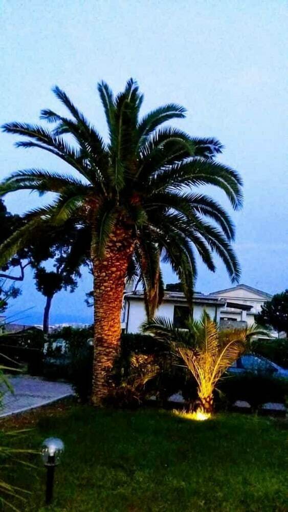 Villa Tropical B&B