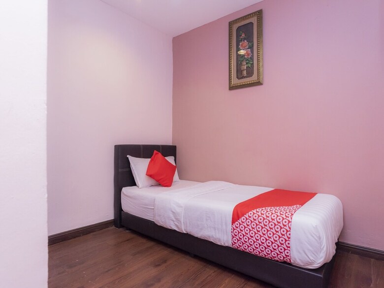 Oyo 44026 98 Hotel