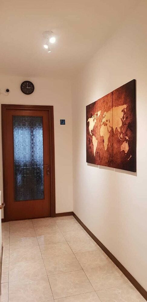 Hotel Etruria Airport Apartment