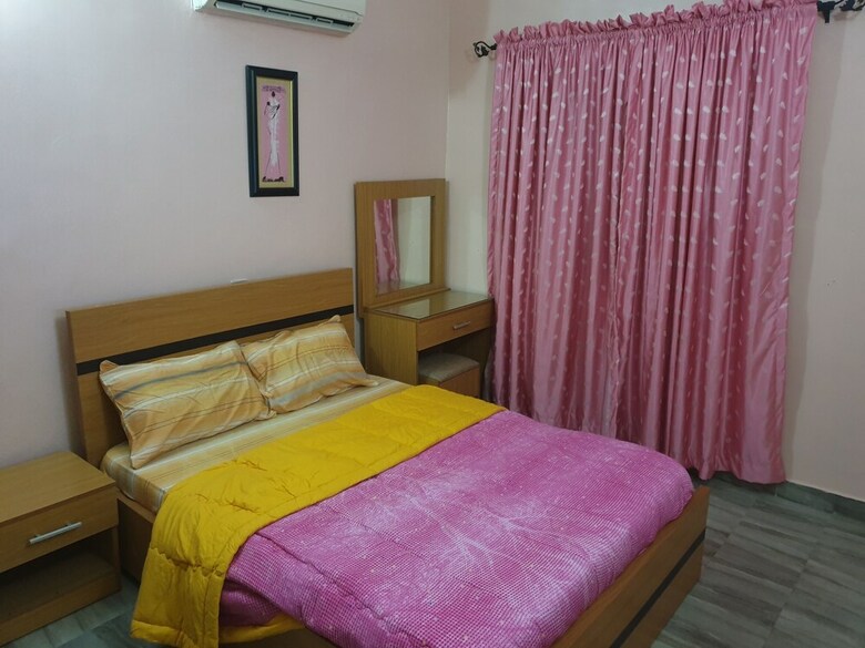 Sim Court 1 Safe Court Apartment