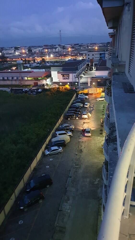 Sim Court 1 Safe Court Apartment