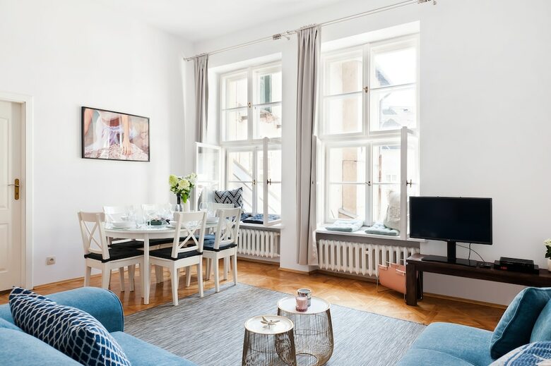Square Apartment By Loft Affair