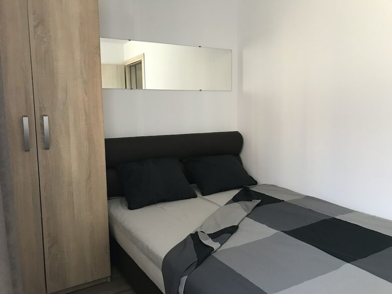 Two Room Apartment Militari Residence M9