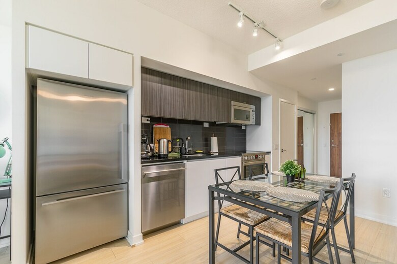 Simply Comfort Stunning Downtown Condos