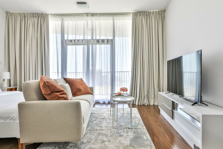 Hotel Driven Holiday Homes - Binghatti Pearls