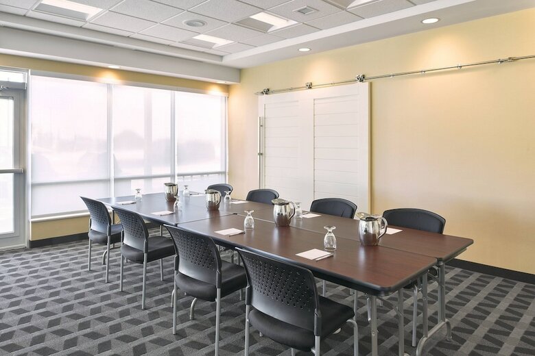 Hotel Towneplace Suites By Marriott Medicine Hat