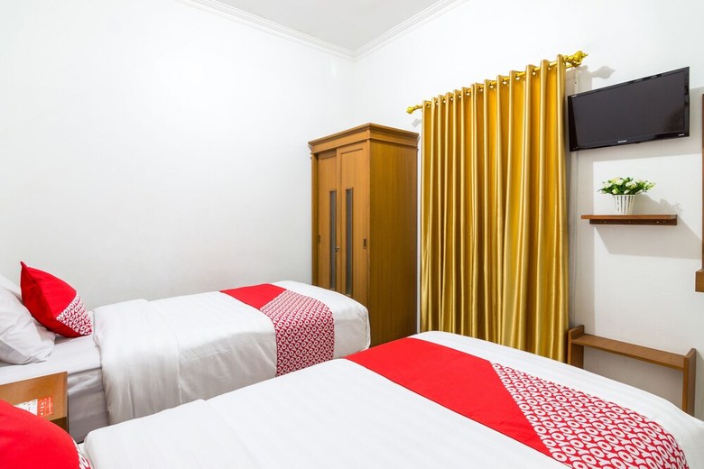 Hostal Oyo 1242 Penginapan Rb Syariah