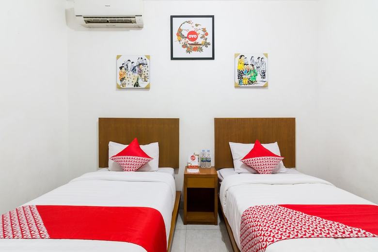 Hostal Oyo 1242 Penginapan Rb Syariah