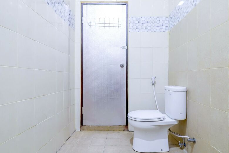 Hostal Oyo 1193 Asri House