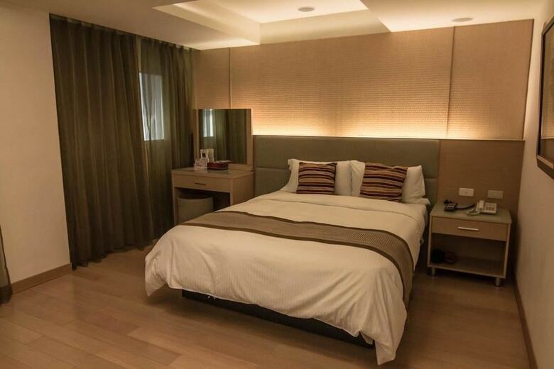Katherine Plaza Hotel
