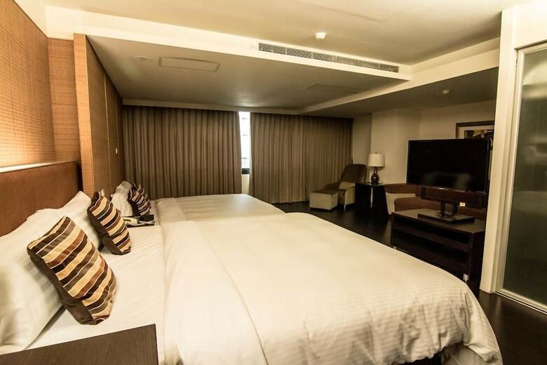 Katherine Plaza Hotel