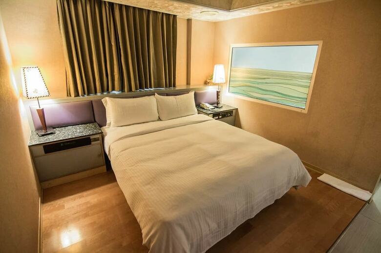 Katherine Plaza Hotel