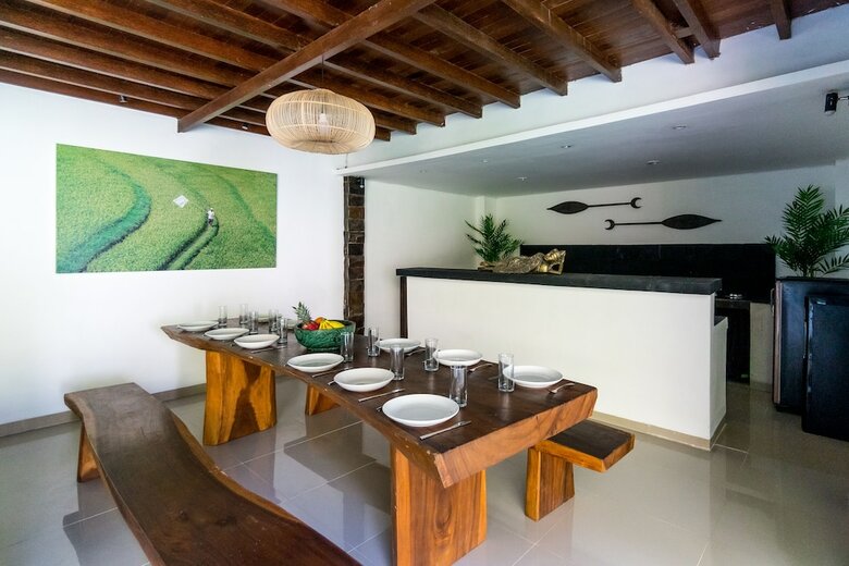 Villa Private 7 Bedroom Near Seminyak