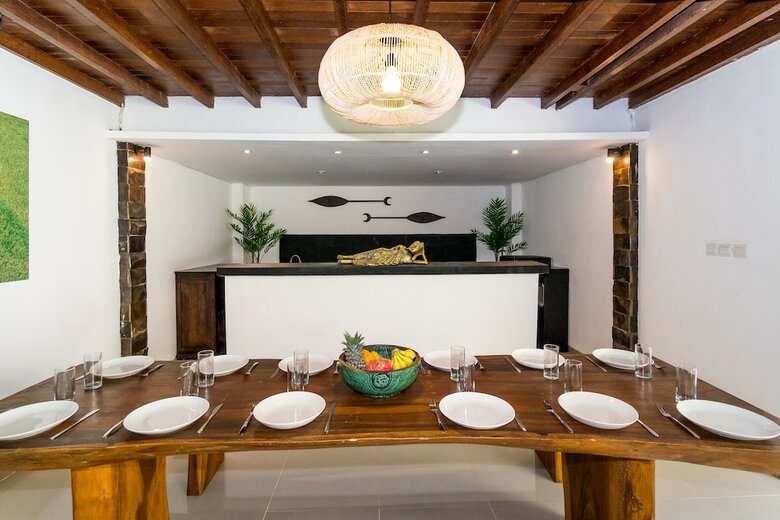 Villa Private 7 Bedroom Near Seminyak