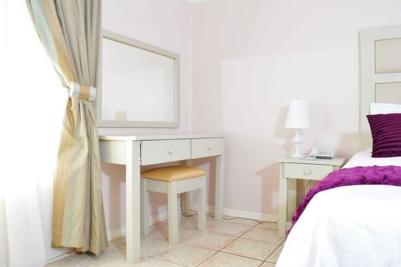 Hotel Empoza Seaview Guesthouse