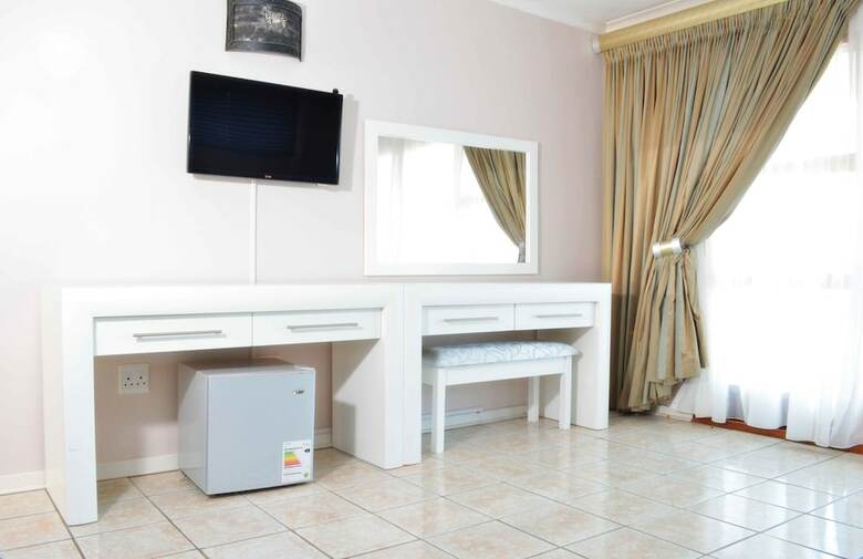 Hotel Empoza Seaview Guesthouse