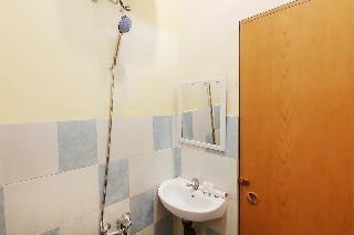 Hostal Oyo 1243 9-haan Homestay