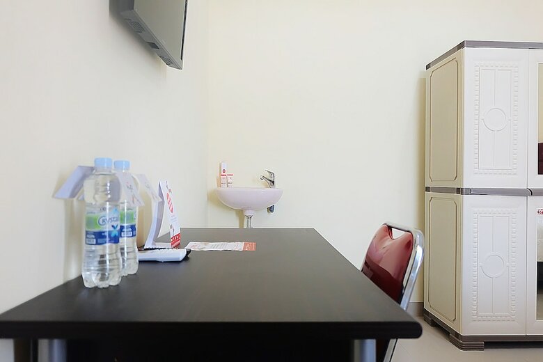 Hostal Oyo 1126 Trio R Kost