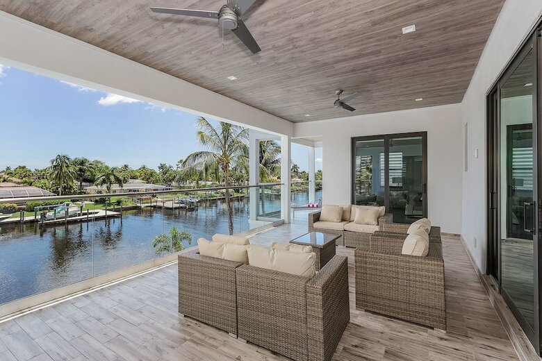 Villa Cosmopolitan By Vacationhit