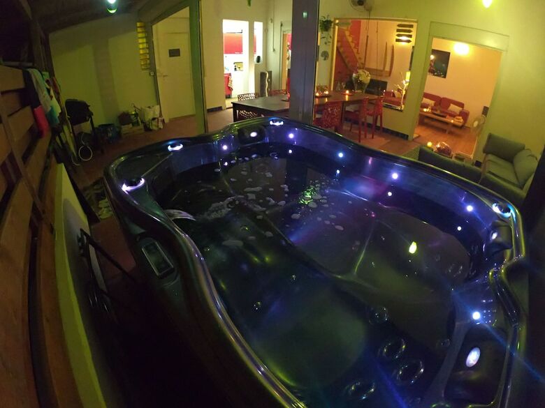 Magnifique Duplex Jacuzzi Proche Plages