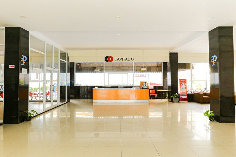Capital O 1246 Hotel Grand Pacific