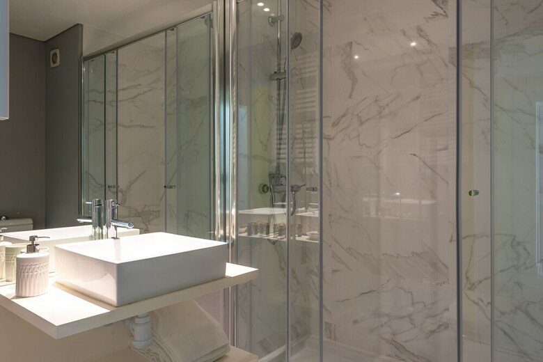 Apartamentos Classic Modern With A Splash Of Glam