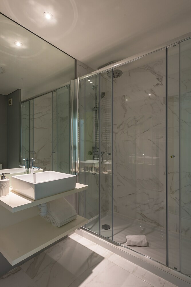 Apartamentos Classic Modern With A Splash Of Glam