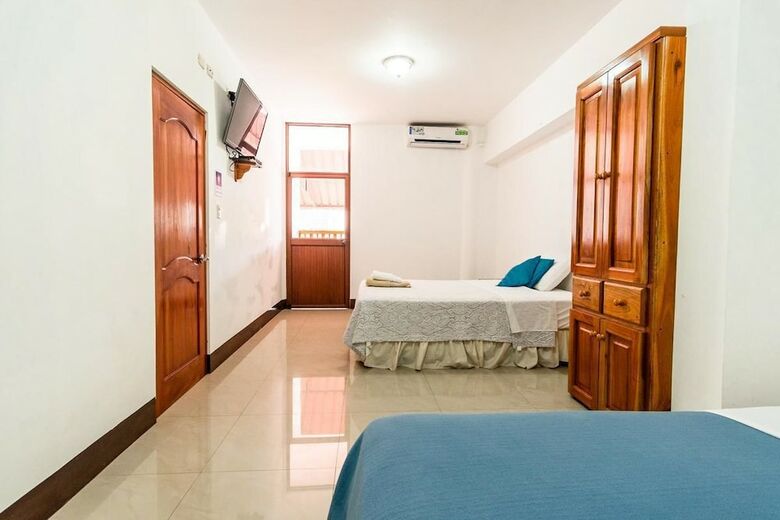 Hotel Hostal Tongo Reef