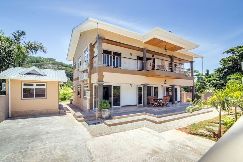 Apartamentos Flora's Self Catering