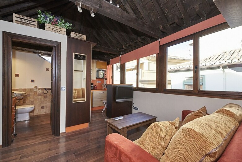 Apartamentos Peque�o Atico San Matias