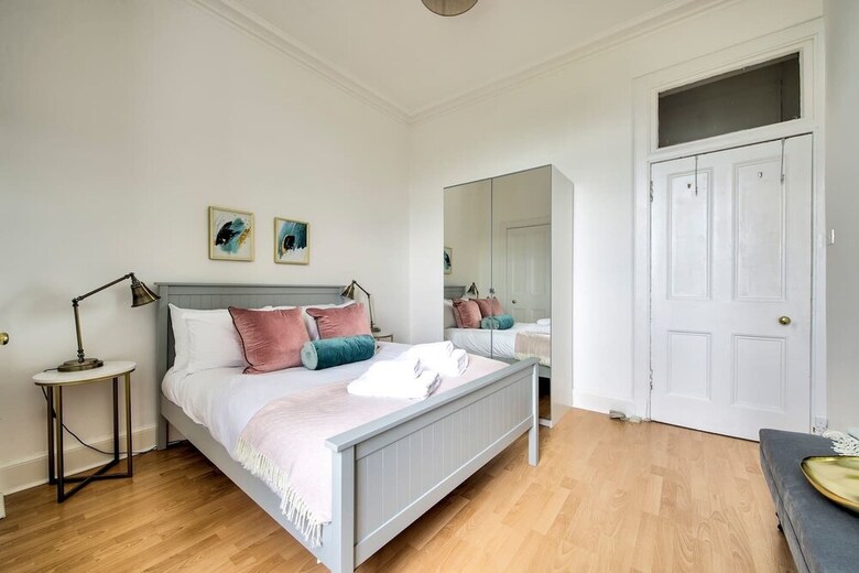 Apartamentos Homely 1bdr Next To Holyrood Park
