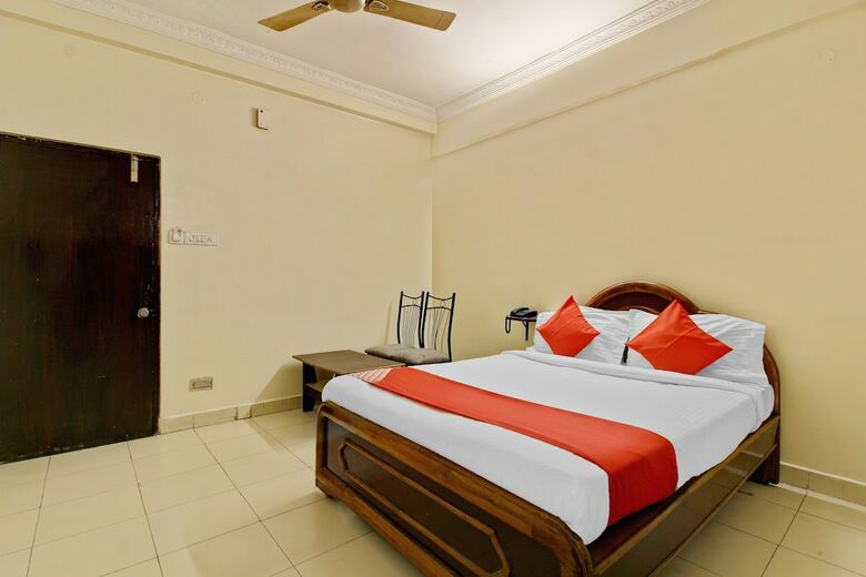 Hotel Oyo 43619 Sahasra Residency
