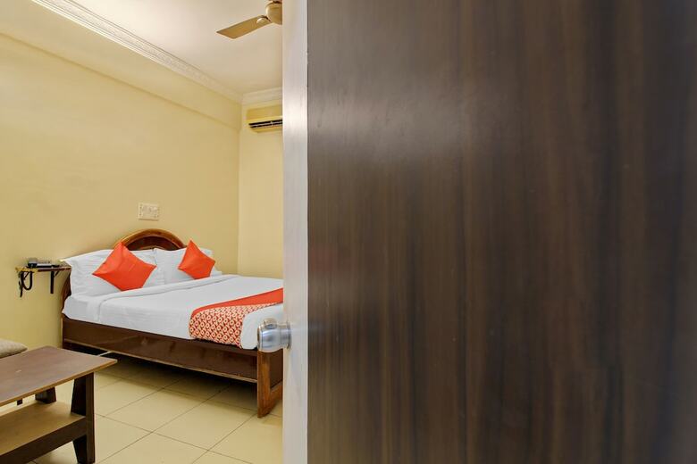 Hotel Oyo 43619 Sahasra Residency