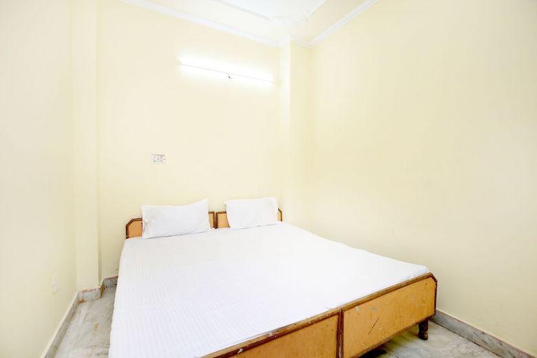 Spot On 43673 Hotel New Mehak Palace