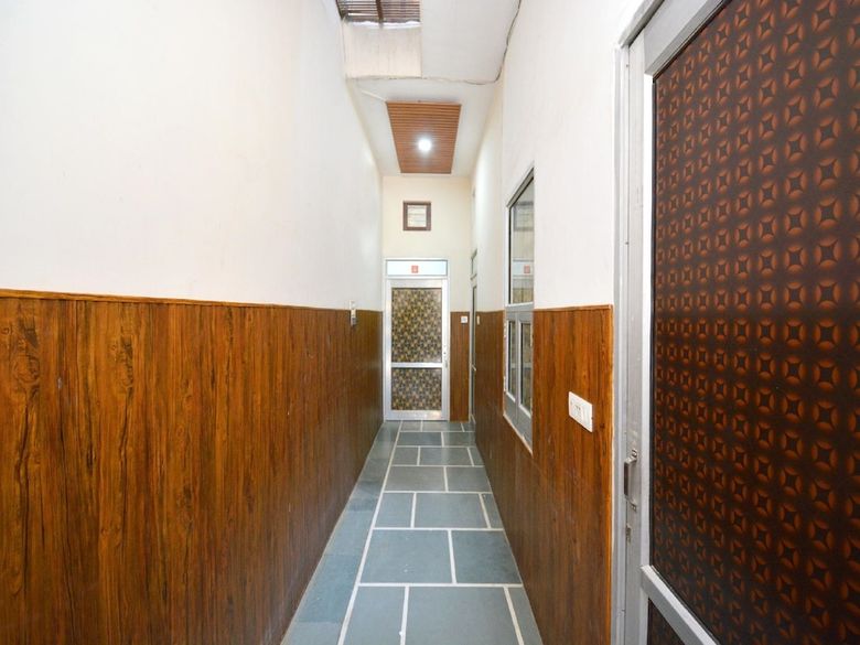 Spot On 43673 Hotel New Mehak Palace