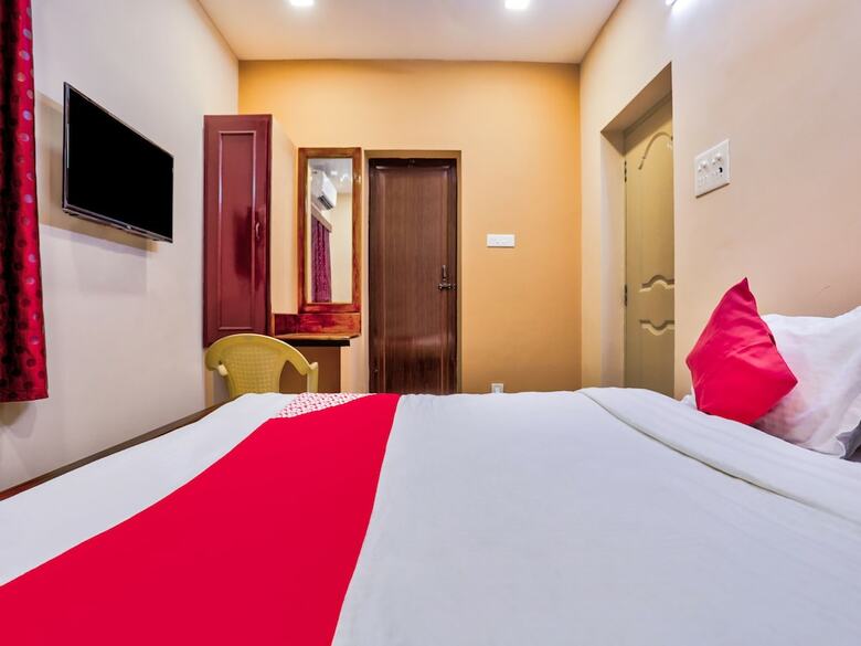 Hotel Oyo 29878 Sri Abirami Inn