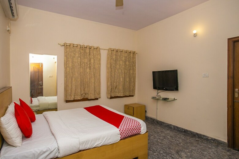 Hotel Oyo 24118 Slv Enterprises