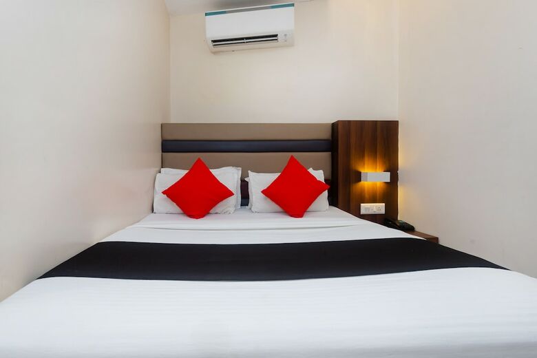 Hotel Capital O 29704 Regal International