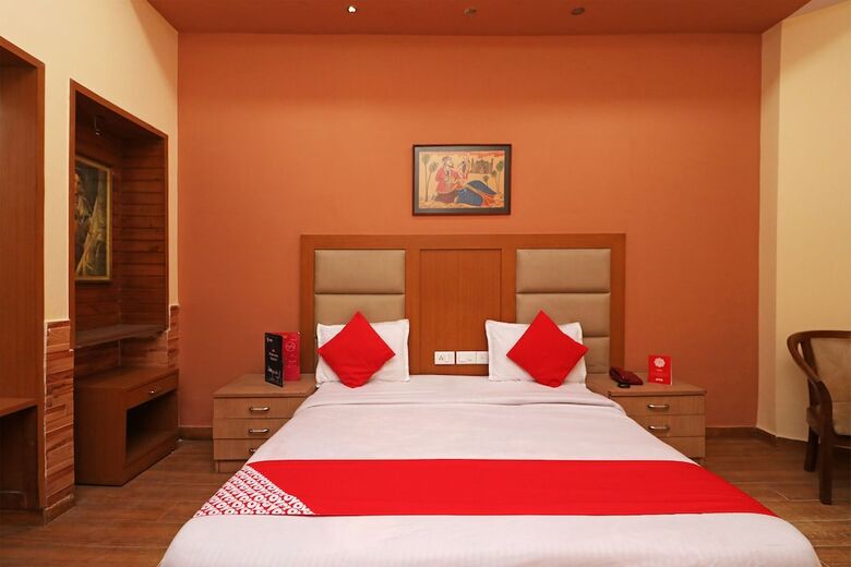 Hotel Oyo 26811 Birdhouse Residency