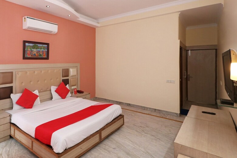 Hotel Oyo 26811 Birdhouse Residency