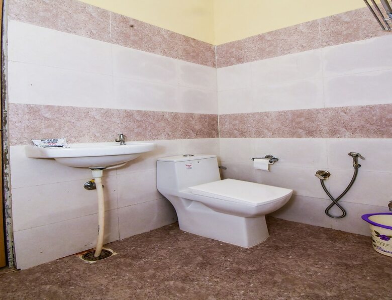 Hotel Capital O 38804 Eight Steps Resort