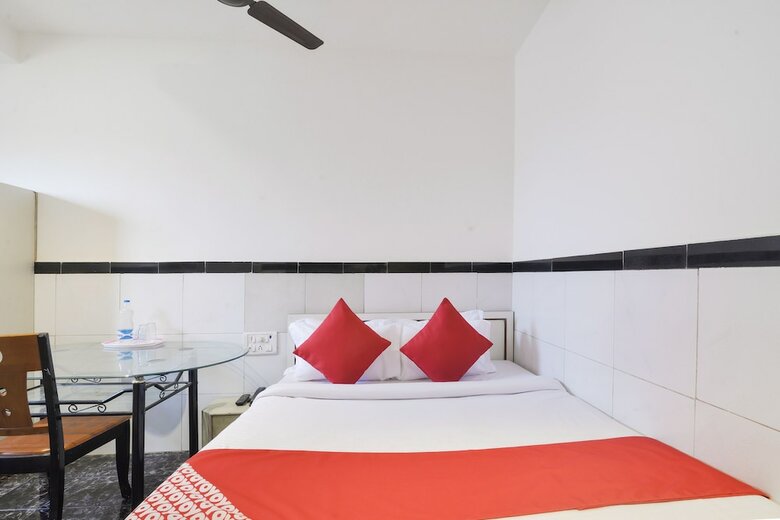 Hotel Oyo 24337 Akshaya Lodging