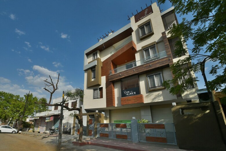Hotel Capital O 40000 The Sejour