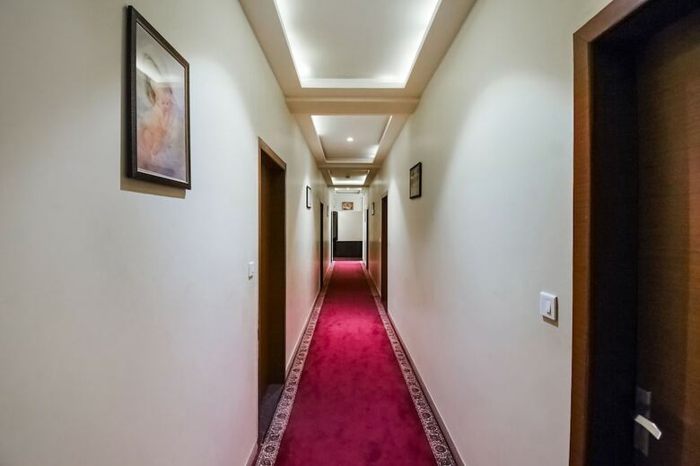 Capital O 41054 Hotel Raj And Restaurant