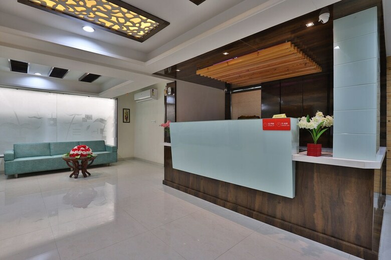 Oyo 27897 Hotel The Grand Bansi