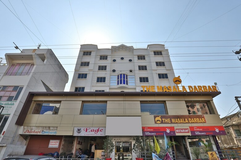 Oyo 27897 Hotel The Grand Bansi
